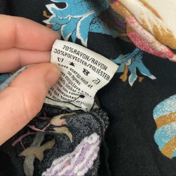 70’s print inspired blouse - Picture 4 of 5